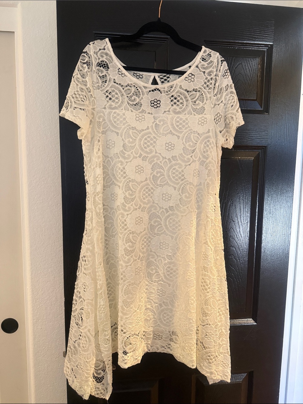 Lace Short-Sleeve Mini Dress in Cream